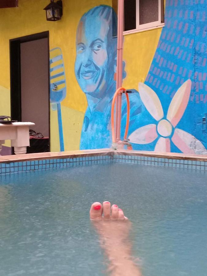 La Casa De Los Murales Авельянеда Екстер'єр фото